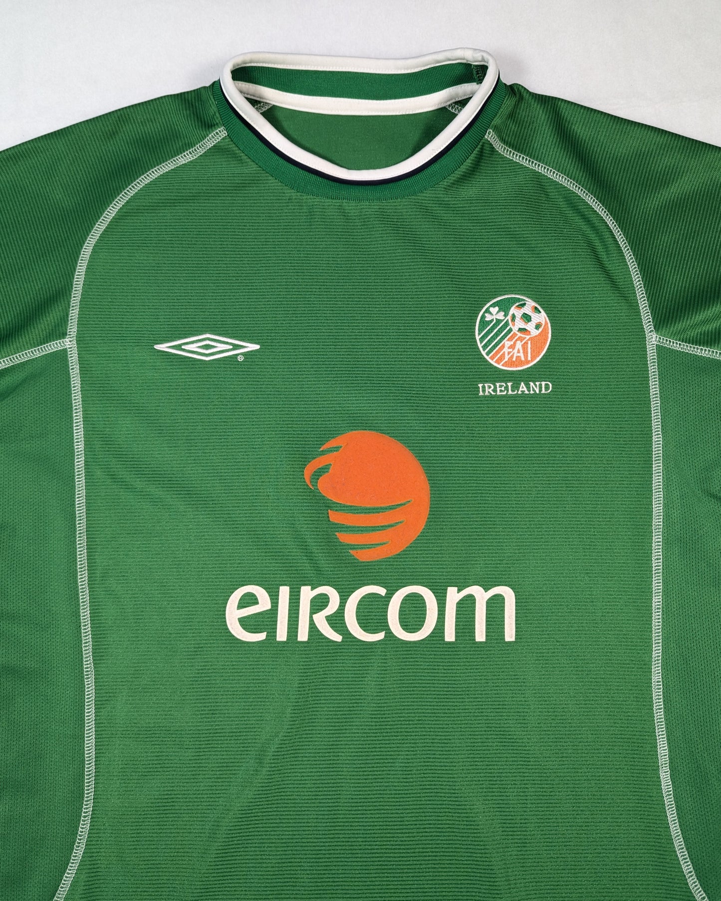 Republic of Ireland Umbro Football Jersey 2001 (L) [Very Good]