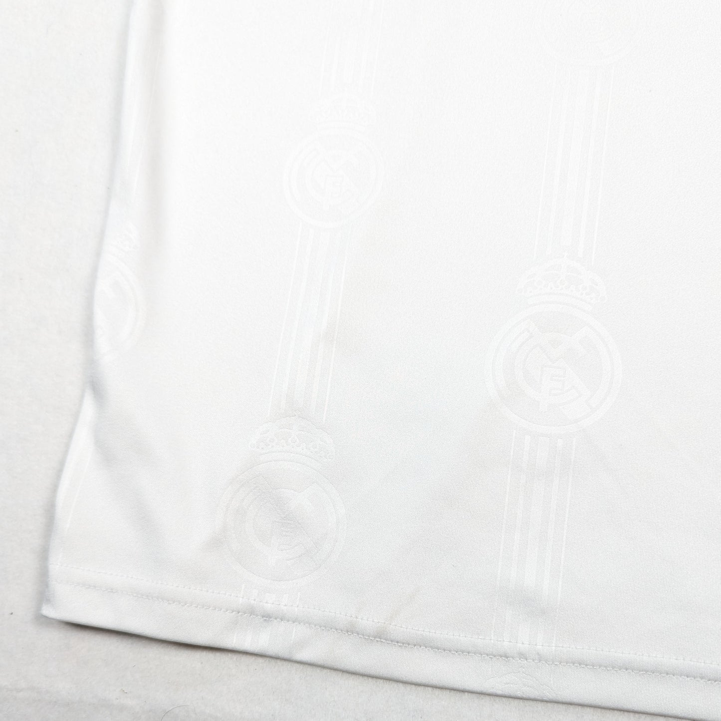 Real Madrid adidas Football Jersey 2022 (13-14 Years) [Good]