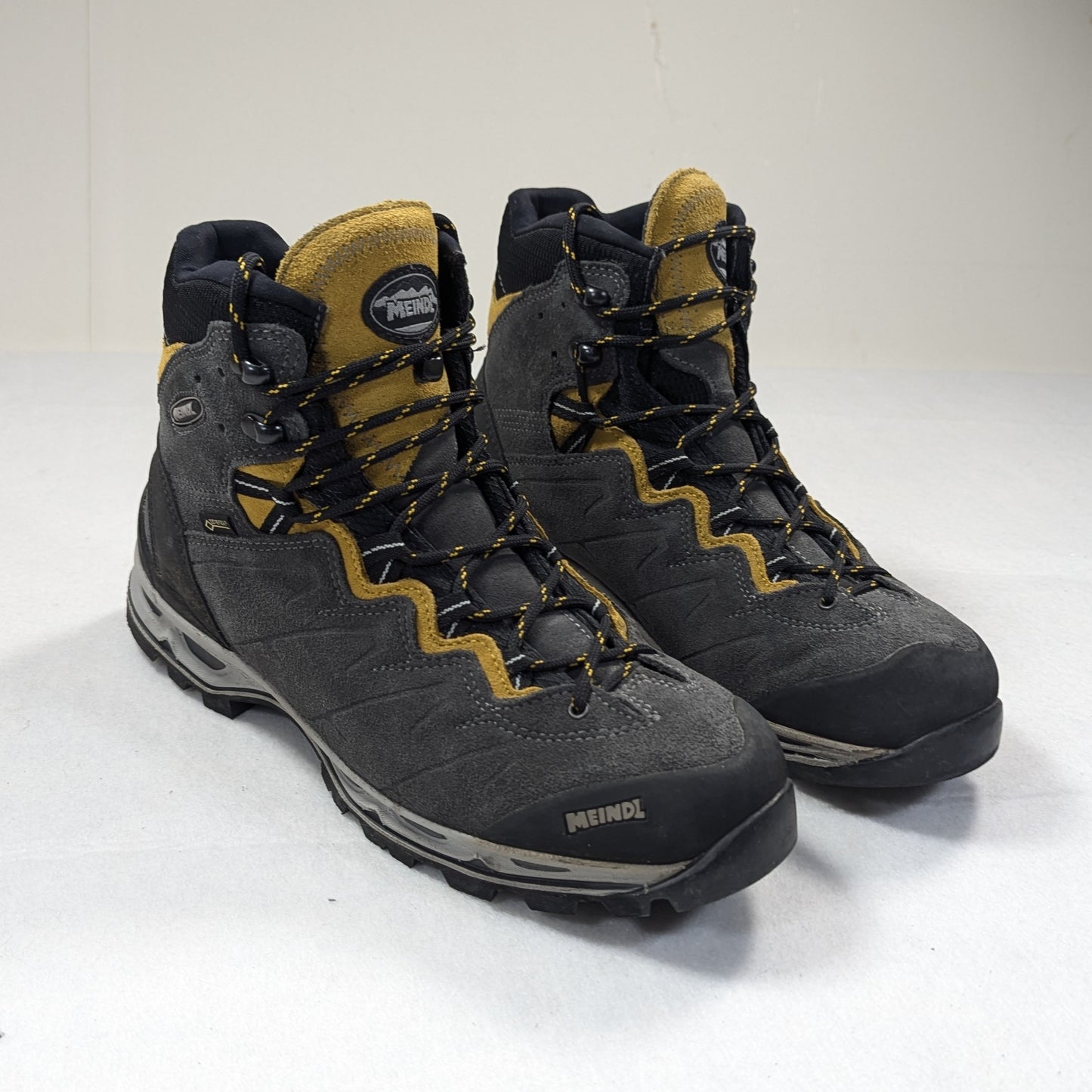 Meindl Minnesota GoreTex Meindl Outdoor Hiking Boots 2020s (UK 8.5) [Very Good]