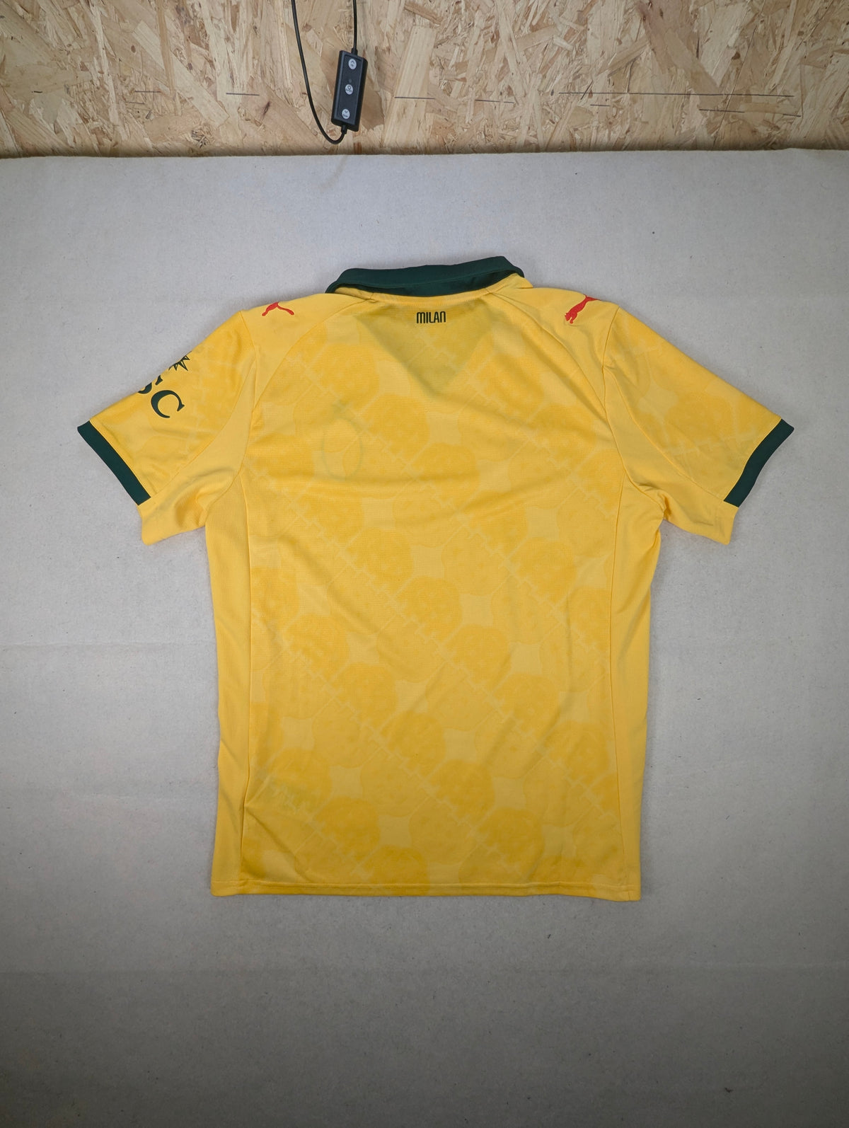 AC Milan Puma Football Jersey 2025 (M) [Good]