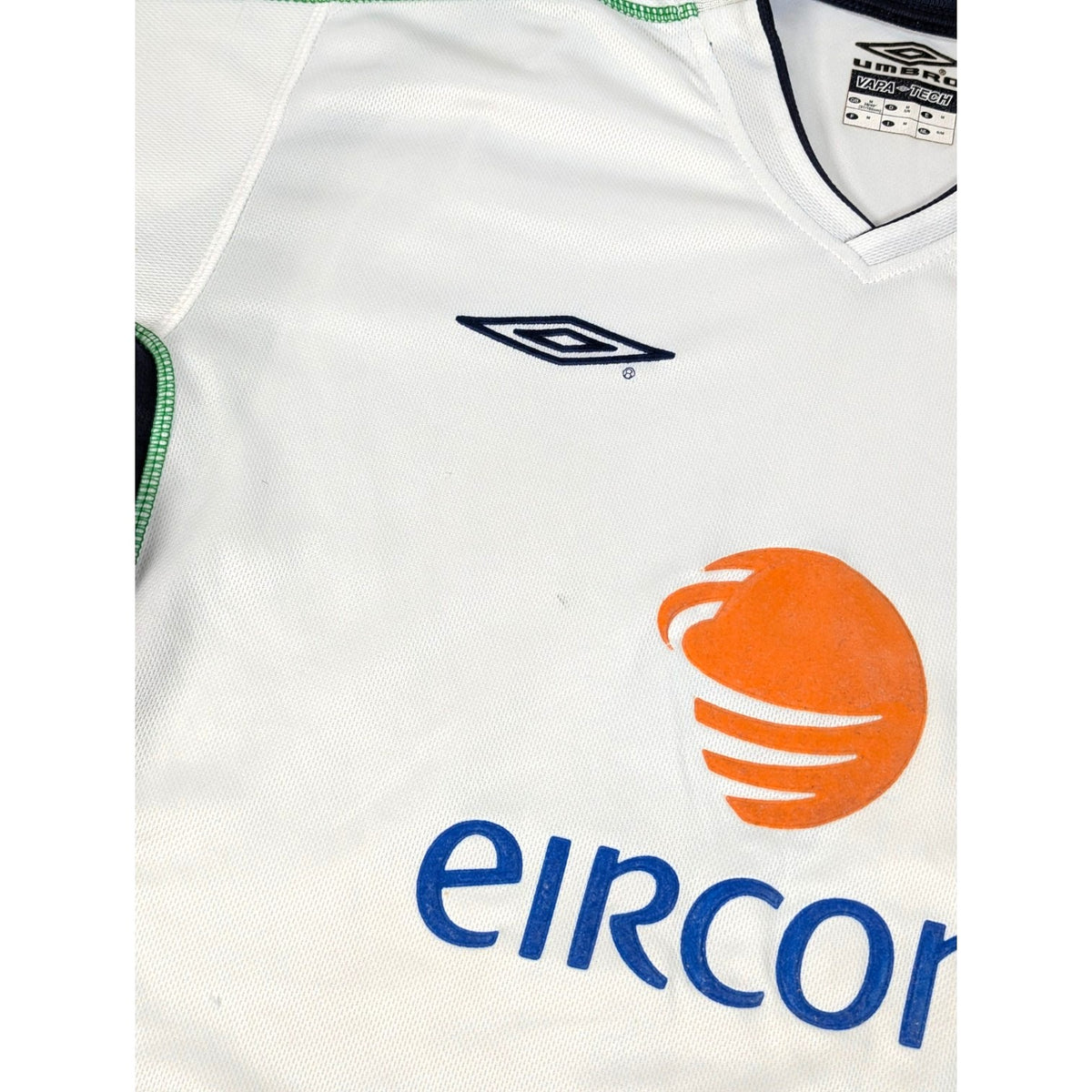Republic of Ireland Umbro Away Football Jersey 2002 (M) [Fair]