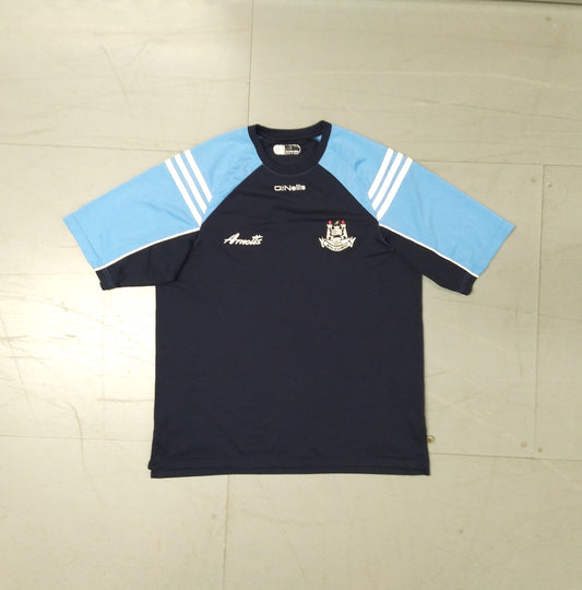 Vintage GAA jersey shirt O'Neills Dublin Arnotts 2007