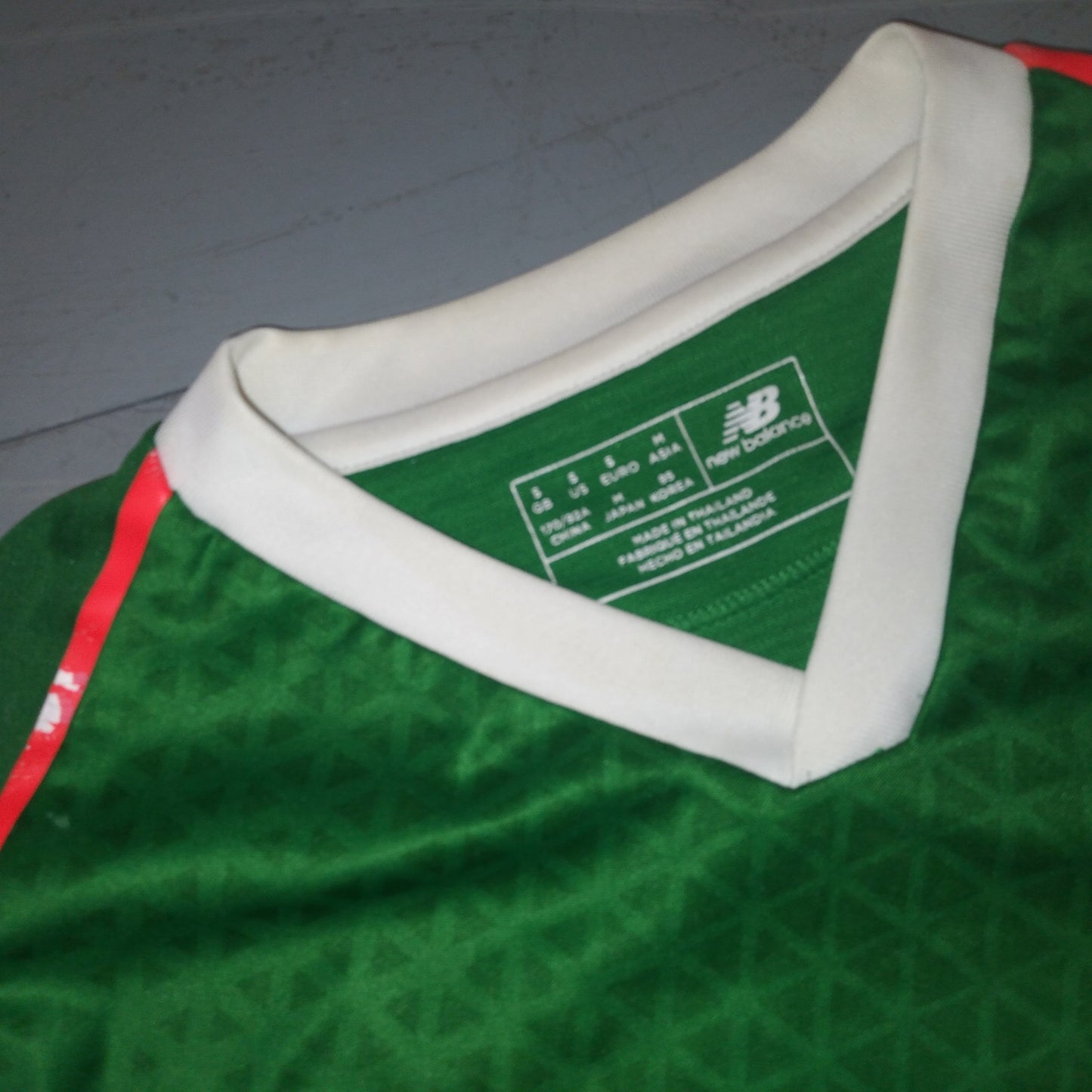 Republic of Ireland 2018 / 19 Football Jersey New Balance (S)   [Average]
