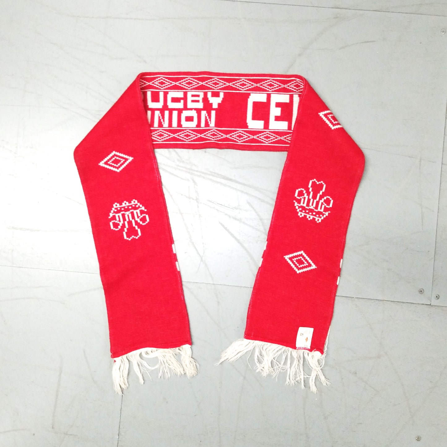 Wales Rugby    Casual  Scarf  1980 / 81  Umbro  Centenary   Unisex Adults       Sponsorless  Wales Rugby Cymru Cardiff Millenium Stadium Vintage Retro  SHIRTS V SKINS   