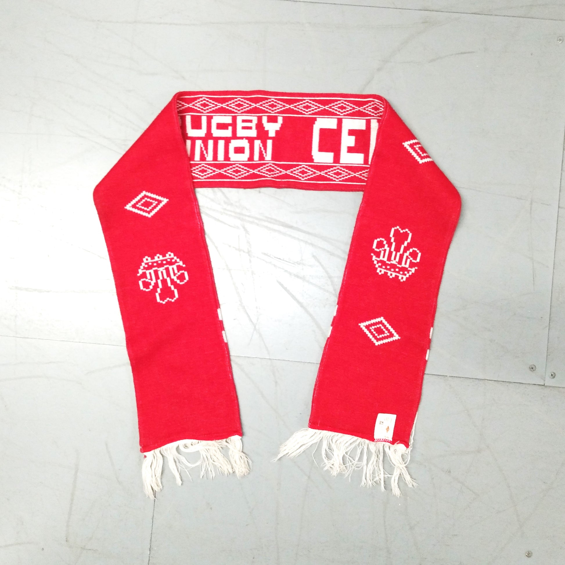 Wales Rugby    Casual  Scarf  1980 / 81  Umbro  Centenary   Unisex Adults       Sponsorless  Wales Rugby Cymru Cardiff Millenium Stadium Vintage Retro  SHIRTS V SKINS   