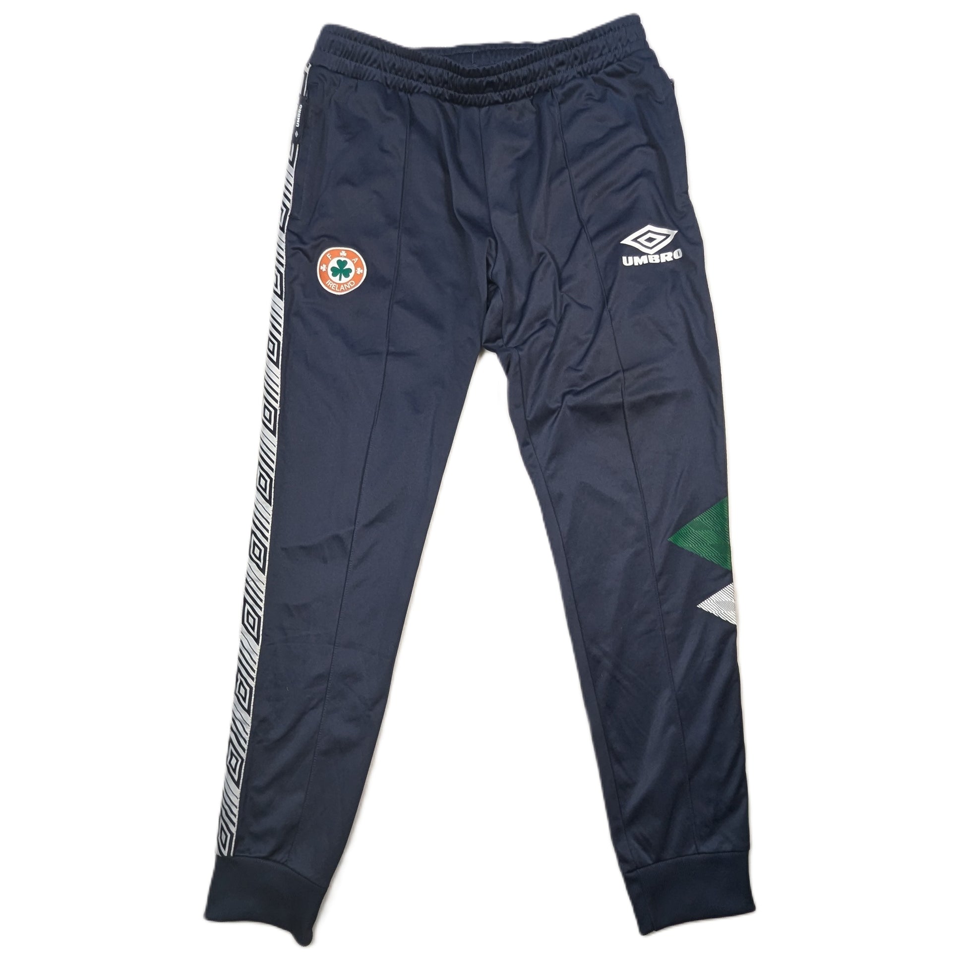 Republic of Ireland Football Bottoms by Umbro from 2021 – Buy now