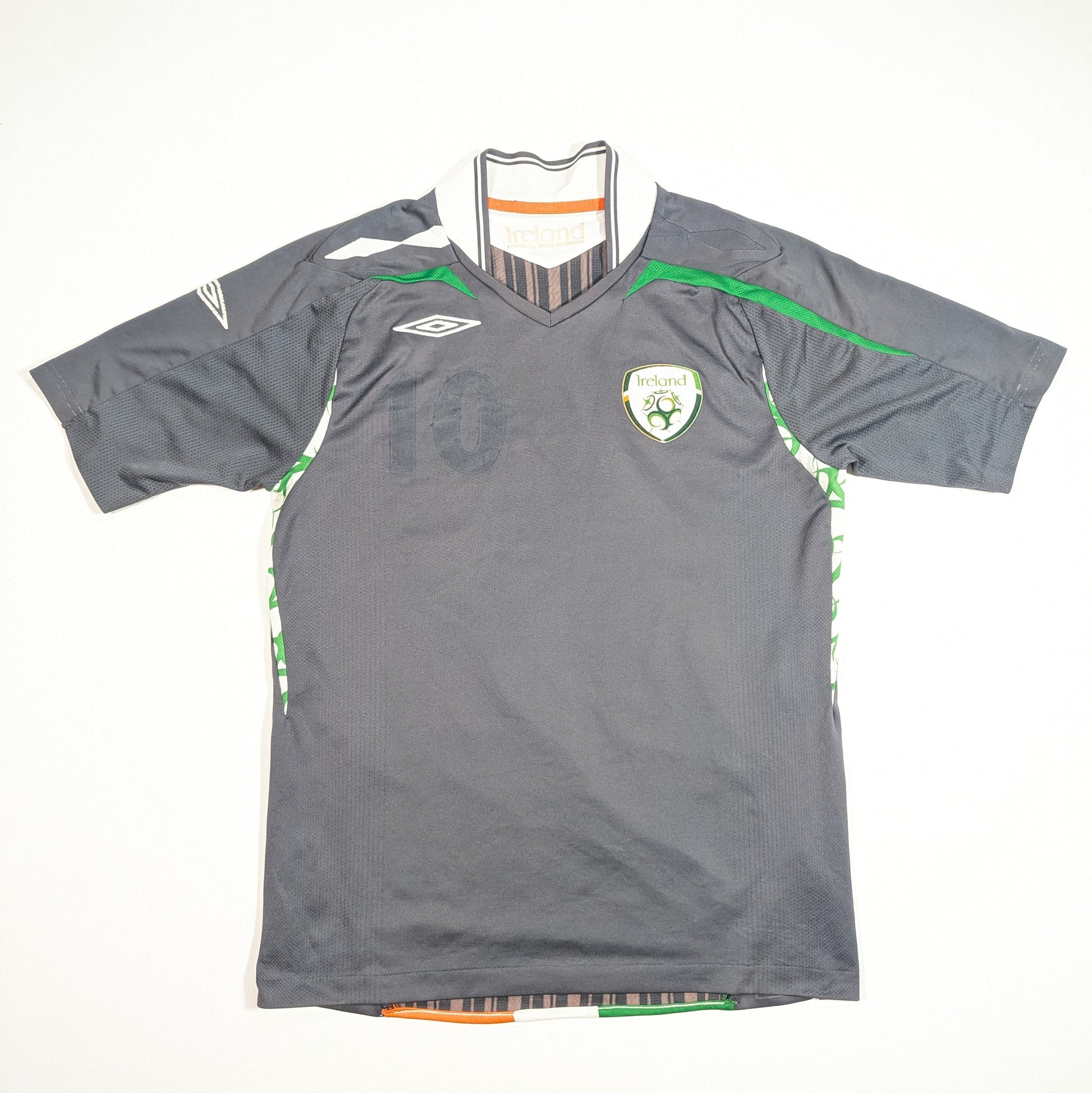 republic of ireland jersey 2006 sponsorless umbro  n/a svs2929
