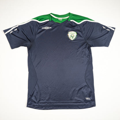 republic of ireland jersey 2006 sponsorless umbro  n/a svs2942