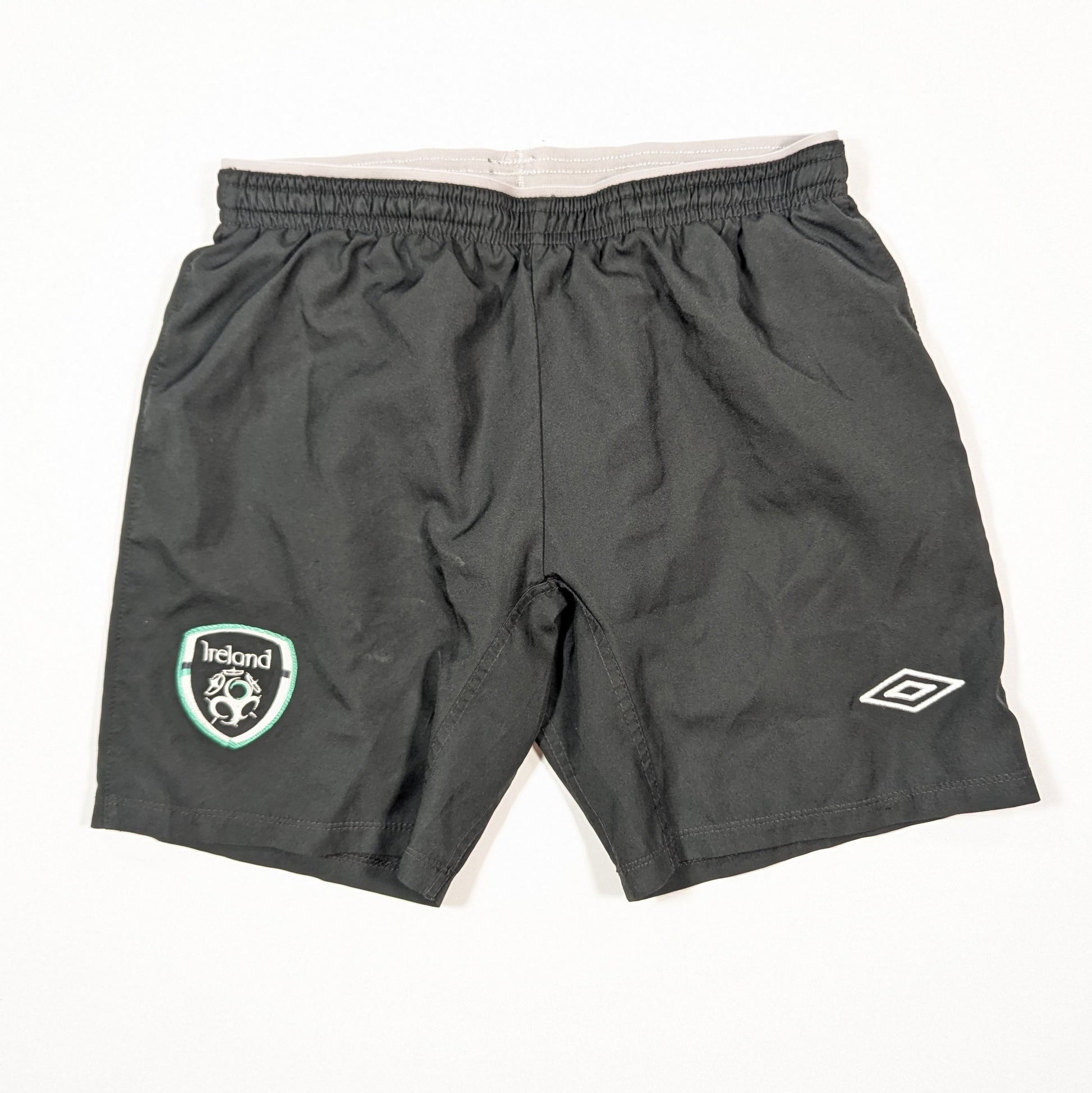 republic of ireland shorts 2013  umbro  n/a svs3111