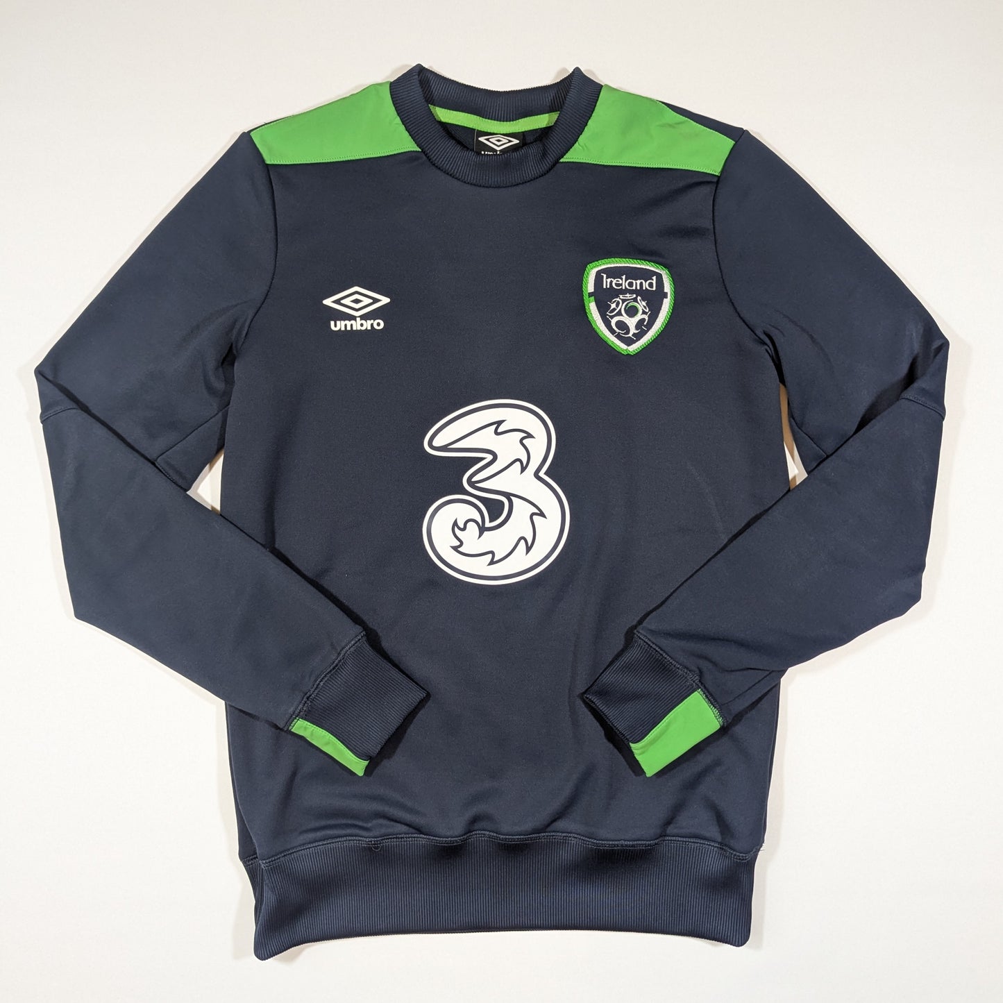republic of ireland sweatshirt 2016 three umbro  n/a svs2902