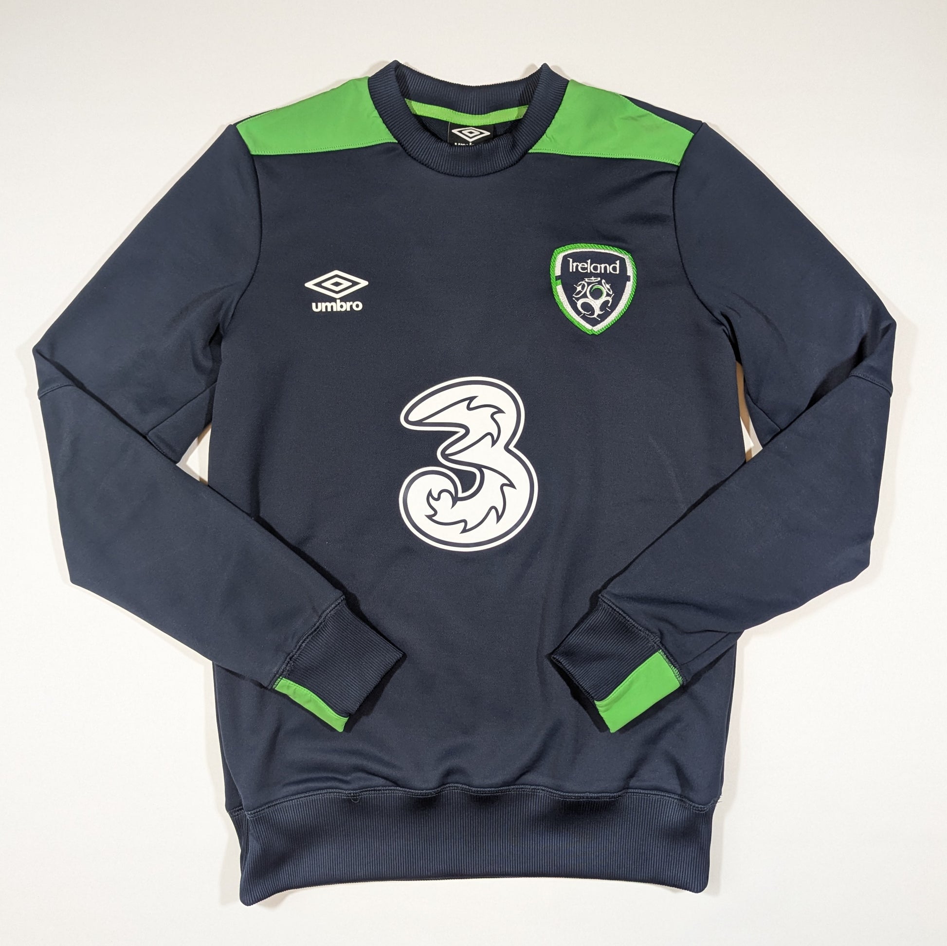republic of ireland sweatshirt 2016 three umbro  n/a svs2902