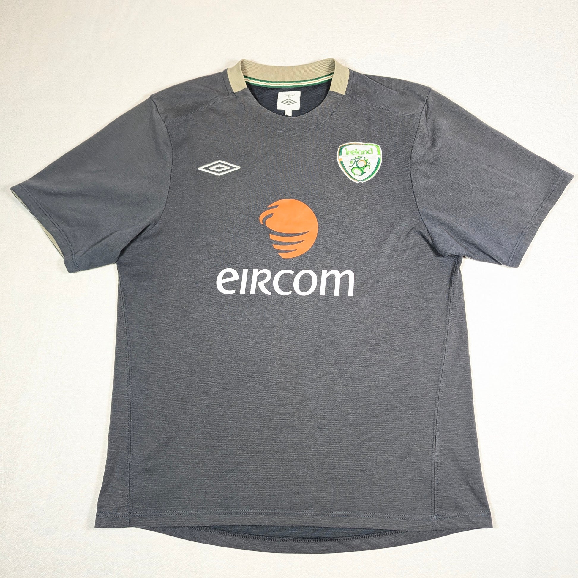 republic of ireland t shirt 2010 eircom umbro   svs3522