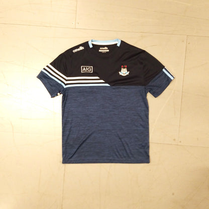 Dublin GAA  Short Sleeve  Training  Jersey  2018 / 19  O'Neills     Unisex Adults       AIG  Leinster All Ireland Croke park  SHIRTS V SKINS   