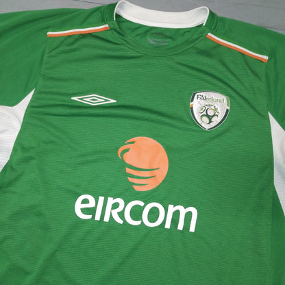 Republic of Ireland 2004 / 05 Football Jersey Umbro (M)   [Very Good]