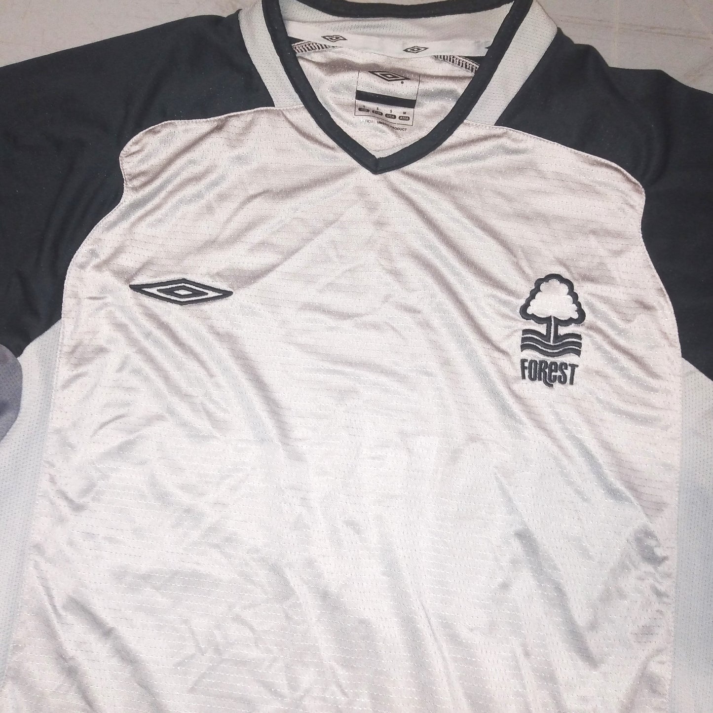 Nottingham Forest 2004 / 05 Football Jersey Umbro (S)   [Fair]