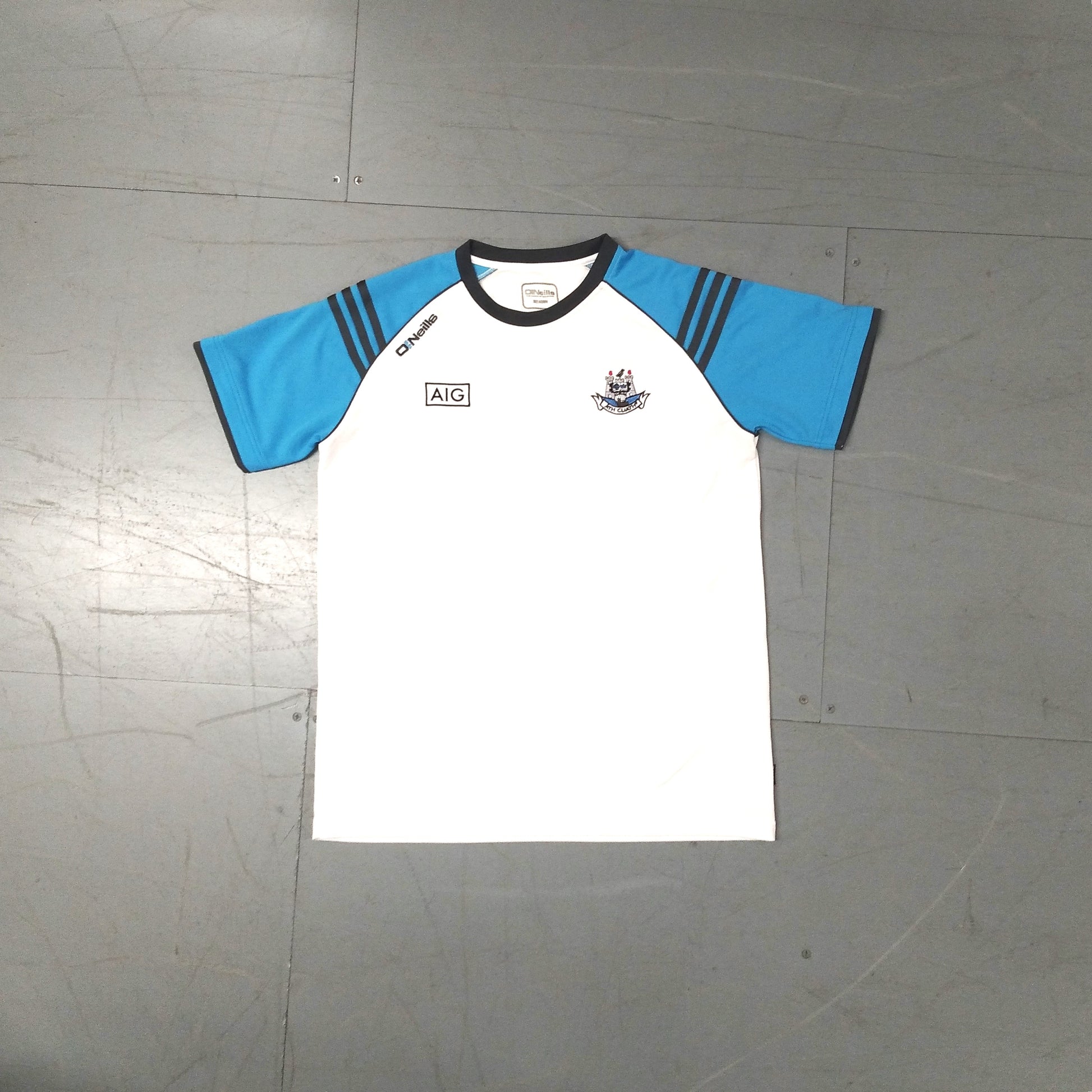 Vintage Dublin GAA training jersey shirt white AIG O'Neills Gaelic Football hurling