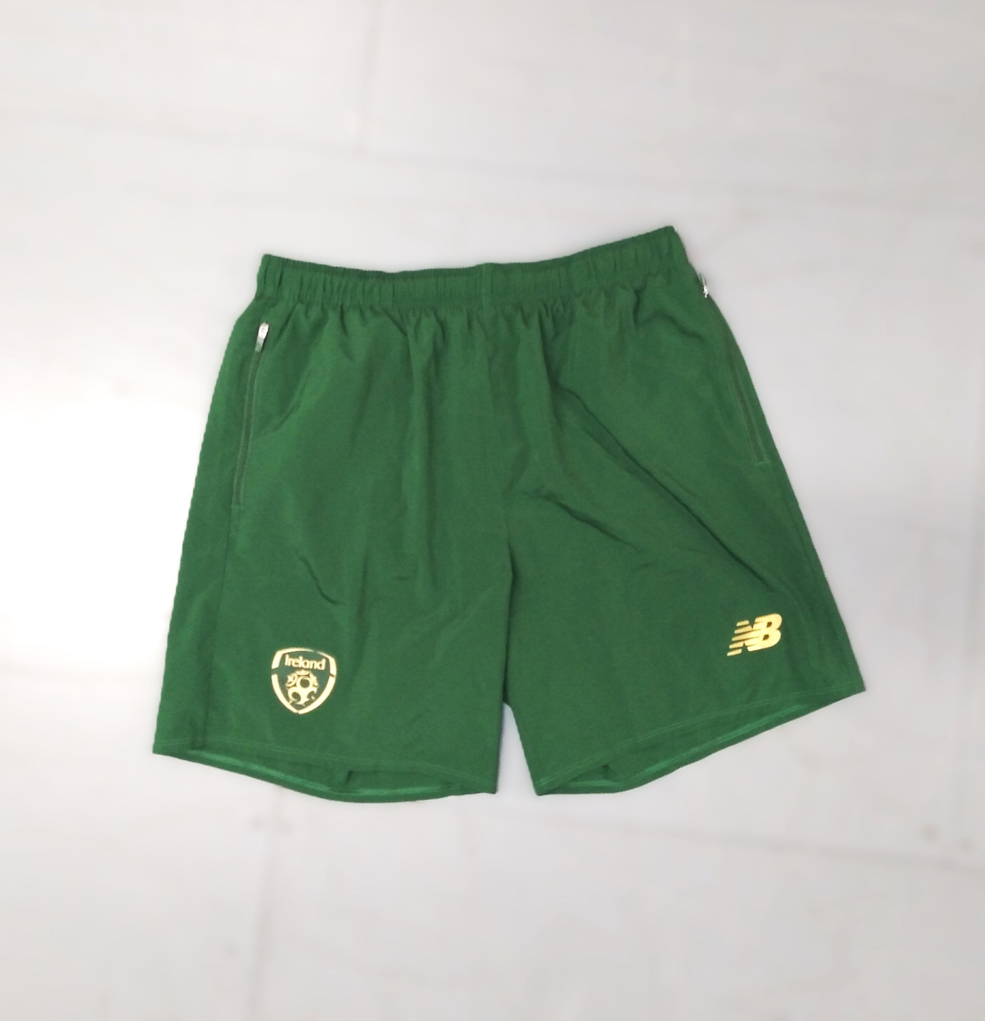 Republic of Ireland Football    Casual  Shorts  2019 / 20  New Balance     Unisex Adults         Ireland football FAI eire irish coybig coygig  SHIRTS V SKINS   