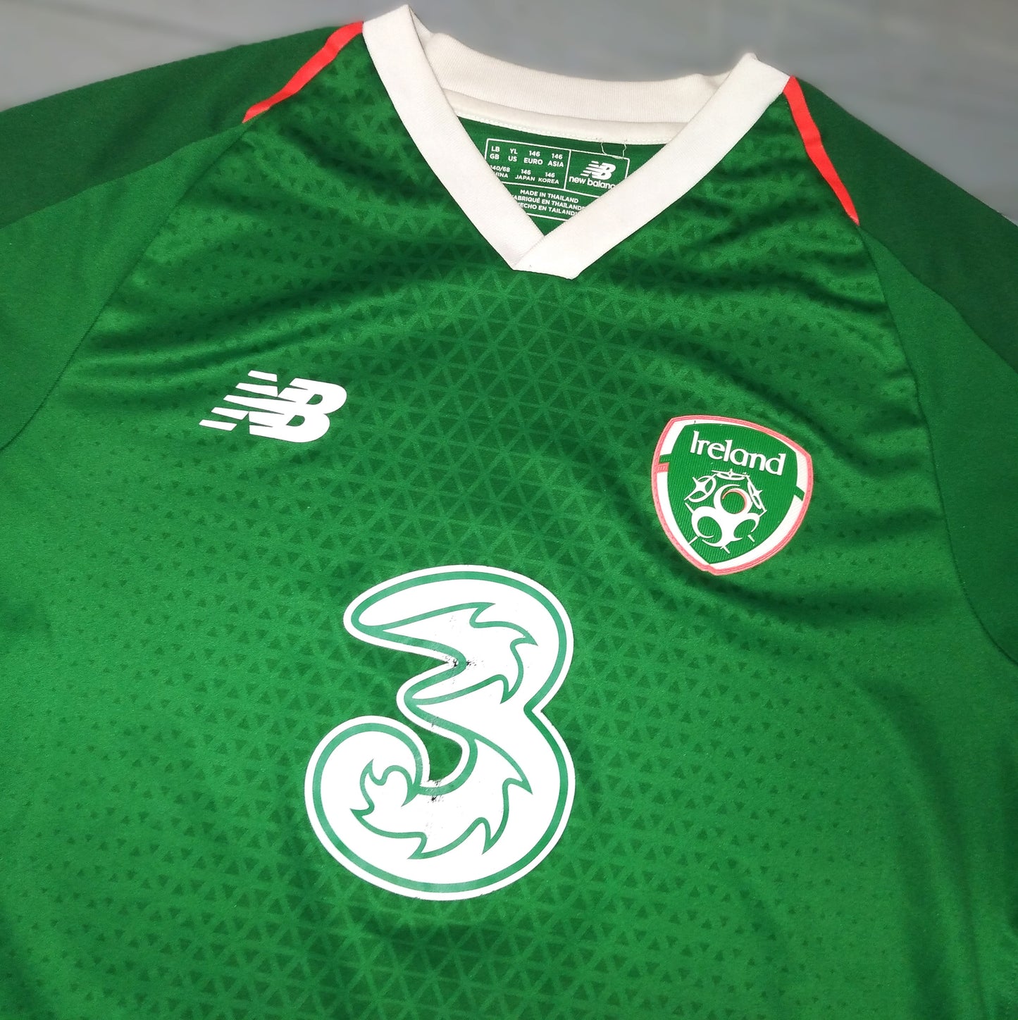Ireland 2018 / 19 Football Jersey New Balance (11-12 Years)   [Fair]