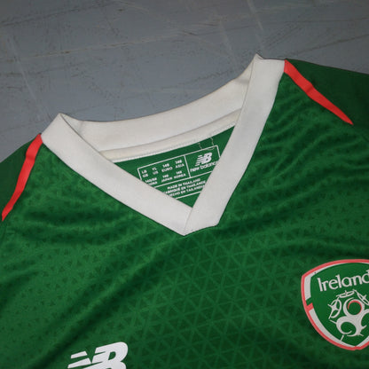 Ireland 2018 / 19 Football Jersey New Balance (11-12 Years)   [Fair]