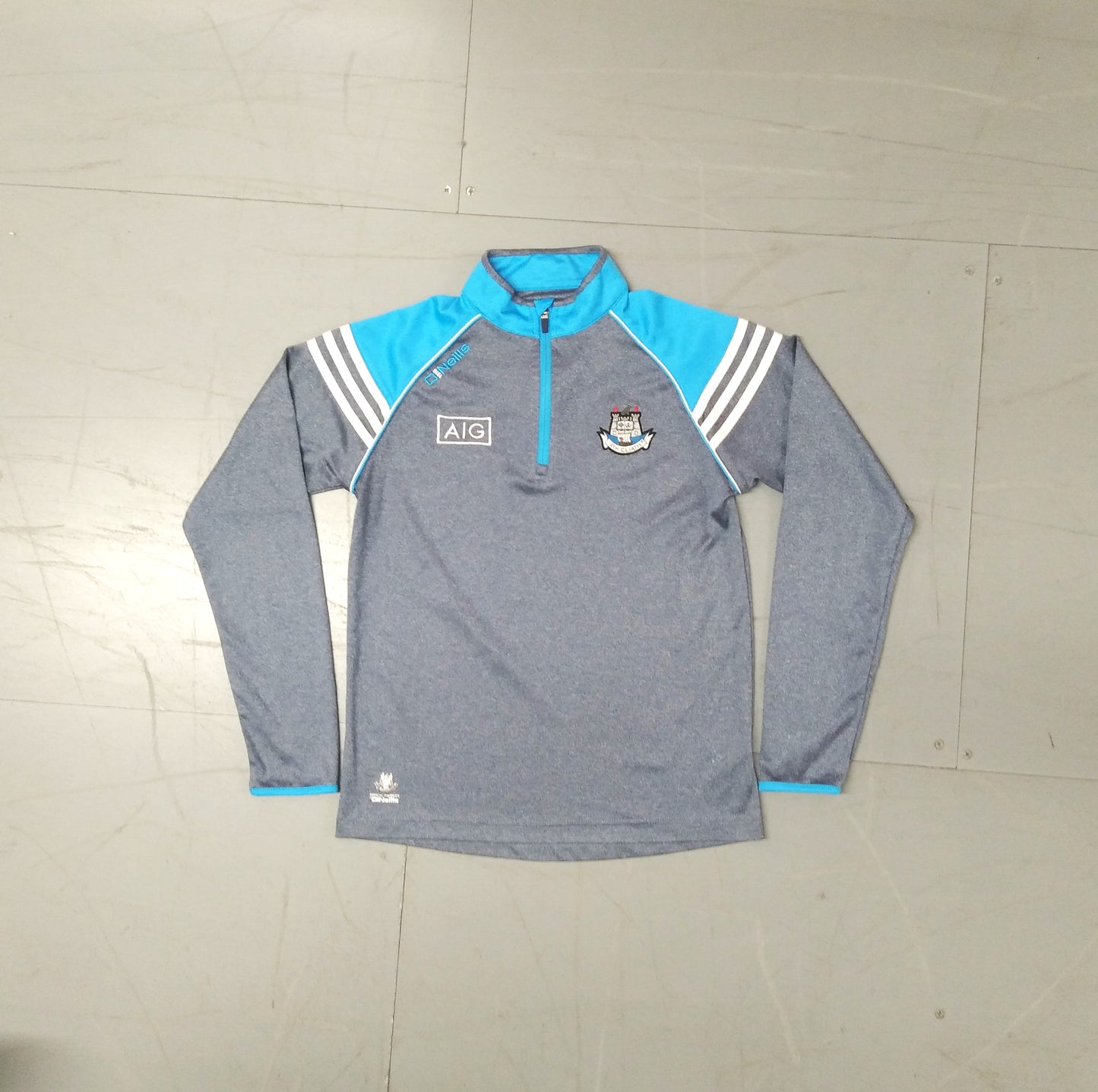 Dublin GAA  Long Sleeve  Training  Sweatshirt  2014 / 15  O'Neills     Unisex Adults         SHIRTS V SKINS   