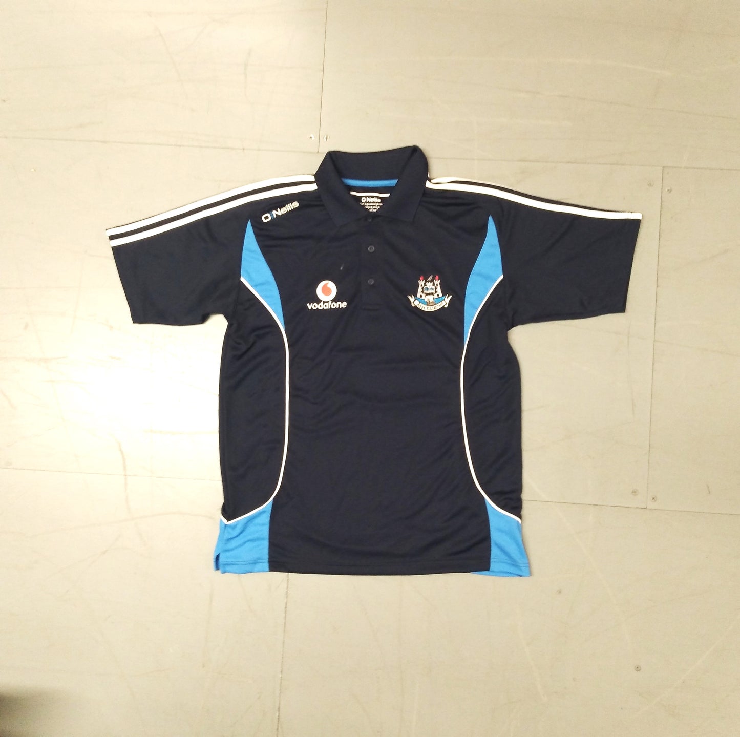 Dublin GAA  Short Sleeve  Casual  Polo Shirt  2010 / 11  O'Neills     Unisex Adults       Vodafone  SHIRTS V SKINS   