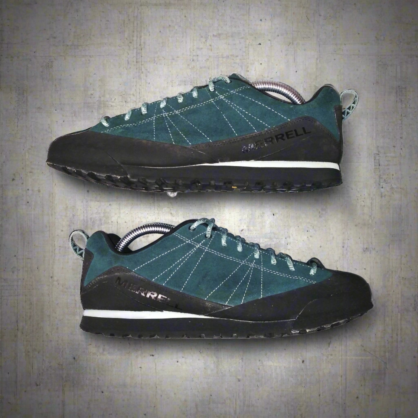 Merrell Catalyst Suede Outdoor    Casual  Shoes  2020s  Merrell     Unisex Adults         SHIRTS V SKINS   