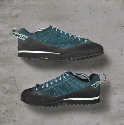 Merrell Catalyst Suede Outdoor    Casual  Shoes  2020s  Merrell     Unisex Adults         SHIRTS V SKINS   