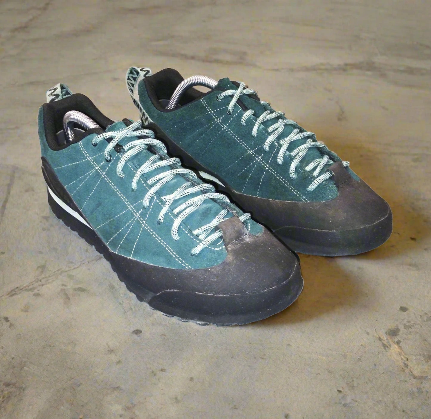 Merrell Catalyst Suede Outdoor    Casual  Shoes  2020s  Merrell     Unisex Adults         SHIRTS V SKINS   