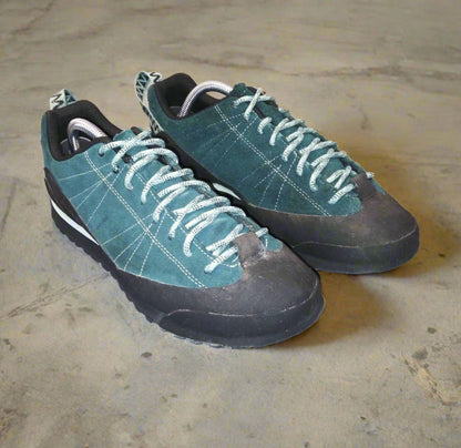 Merrell Catalyst Suede Outdoor    Casual  Shoes  2020s  Merrell     Unisex Adults         SHIRTS V SKINS   