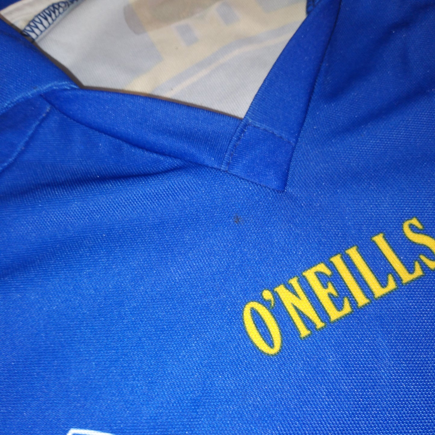 Tipperary 2008 / 09 GAA Jersey O'Neills (XL)   [Fair]