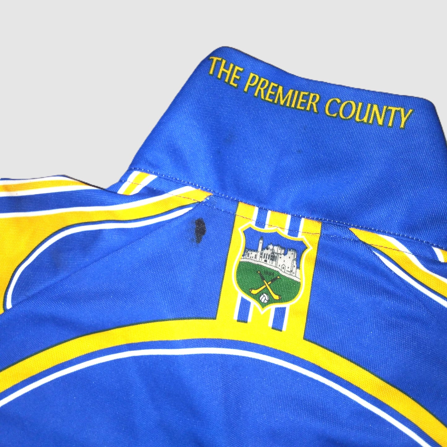 Tipperary 2008 / 09 GAA Jersey O'Neills (XL)   [Fair]