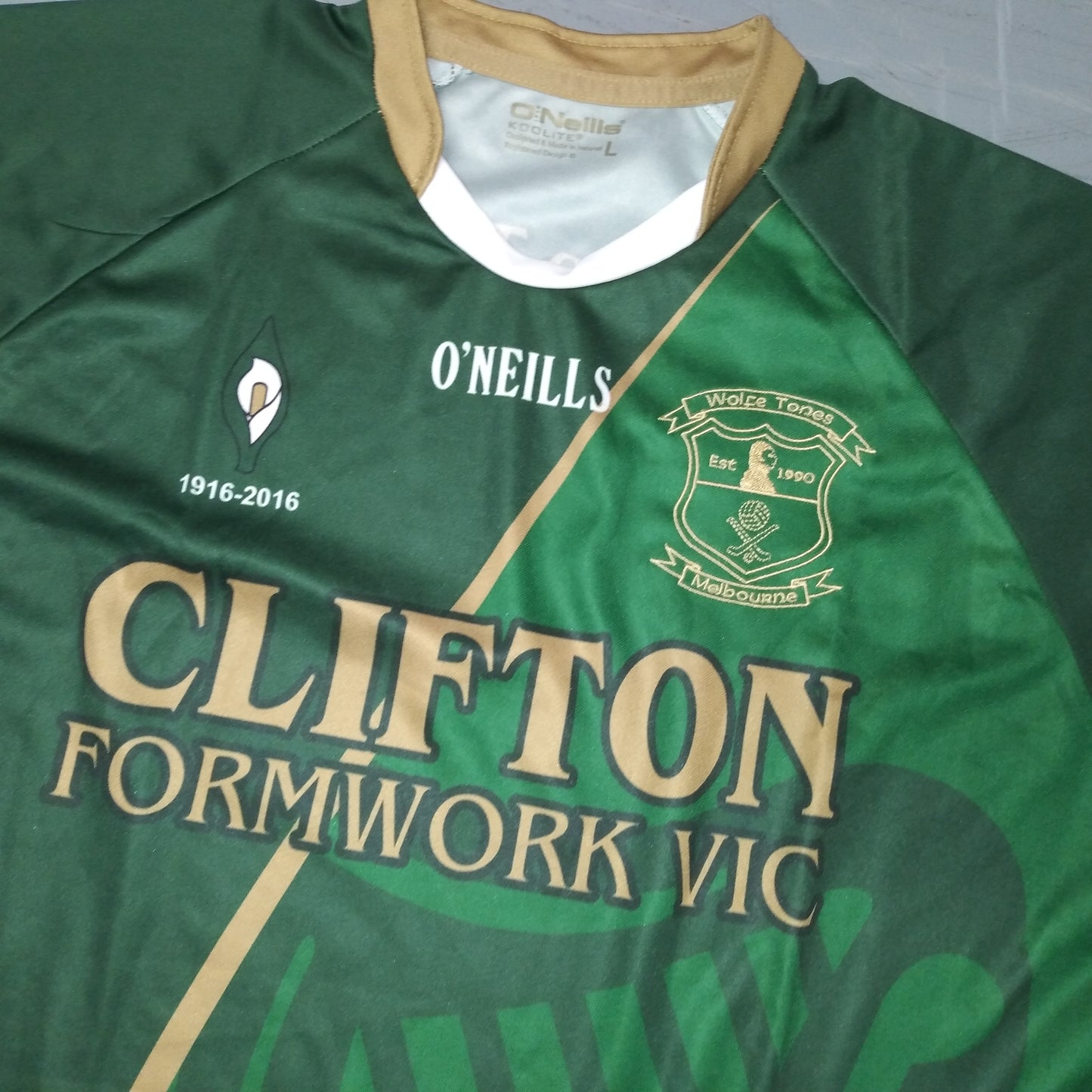 Wolfe Tones Melbourne 2016 / 17 GAA Jersey O'Neills (L)   [Good]