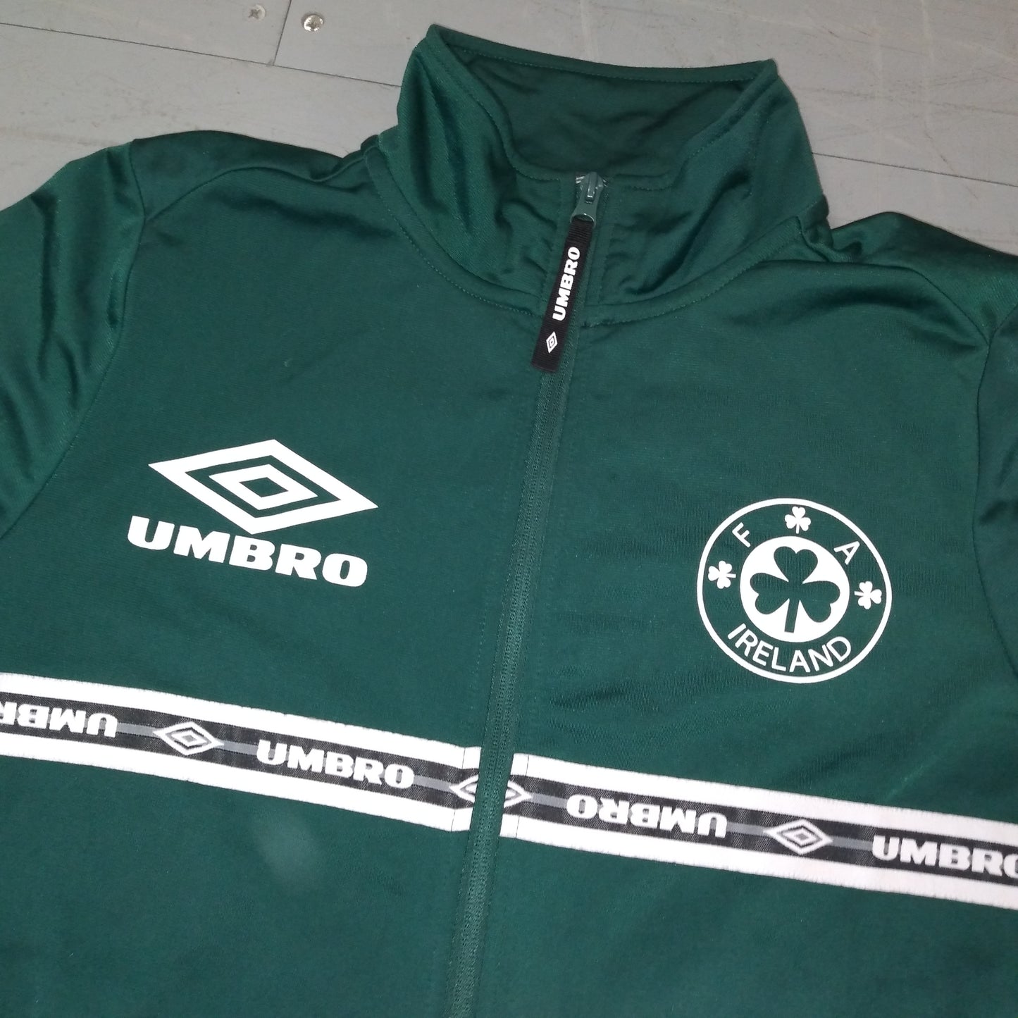 Republic of Ireland 2021 / 22 Football Jacket Umbro (S)   [Good]